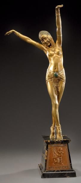 Dimitri CHIPARUS (1886-1947) Danseuse égyptienne Bronze doré et différentes patines....