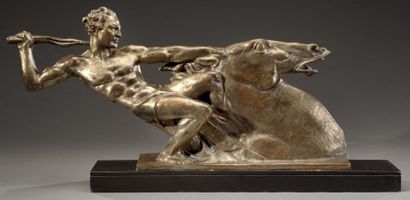 Alberto BAZZONI (1889-1973) Homme retenant un cheval Bronze à patine brune dorée...