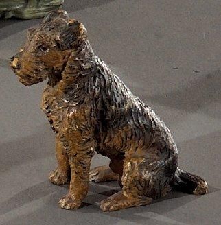 null Bronze de Vienne Chien fox-terrier assis Bronze laqué au naturel H. 6 cm BL