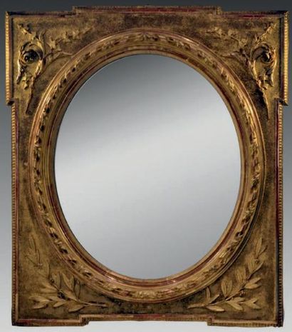 null Miroir ovale à encadrement rectangulaire en stuc doré Fin du XIXe siècle H....