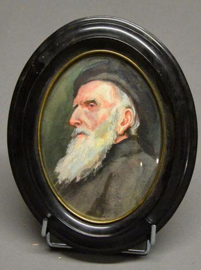 Achille PETROCELLI (1861-1929) Viel homme barbu au béret Aquarelle ovale signée en...