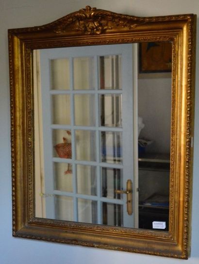 null Miroir en bois et stuc doré XIXe siècle H. 59 cm - L. 66 cm (*)