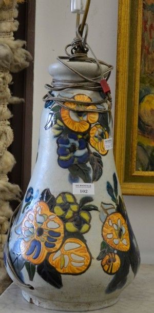 Adrienne PICARD (XXe siècle) Grand vase en grès émaillé à décor de fleurs Vers 1930...