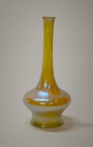 LOETZ Vase soliflore en verre irisé H. 27 cm