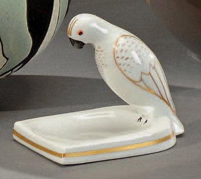PARIS - ROBJ Vide-poche en porcelaine à décor d'oiseau Fait pour le centenaire de...