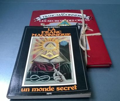 null Lot de 2 livres: - DAPREY, André - La Franc Maçonnerie un monde secret, Sipe...