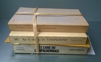 null Lot de 4 livres: - PERDIGUIER, Agricol - Le livre du compagnonnage, Lafitte...