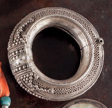 Bracelet Madhya Pradesh, Inde Métal argenté...