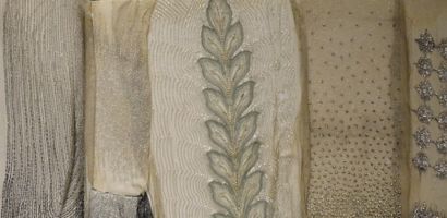 null Cinq panneaux de robes du soir brodés, Fritel et Hurel, vers 1920-1925, mousseline...