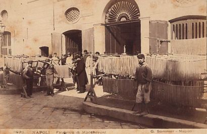 null ITALIE ET MACARONIS 1860-1880.
20 tirages albuminés montés sur carton, vers...
