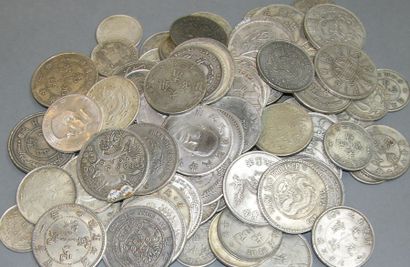 null VARIA
Lot de pièces diverses en argent
Poids : 1043 g
Nous joignons quelques...