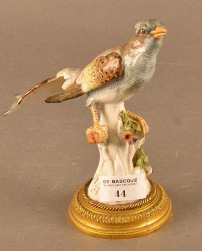MEISSEN Oiseau sur une branche Porcelaine polychrome, monture en bronze doré XIXe...