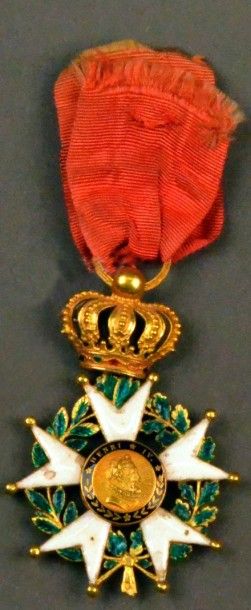 null Croix d'officier de la LÉGION D'HONNEUR monarchie de juillet en or
Poinçon tête...