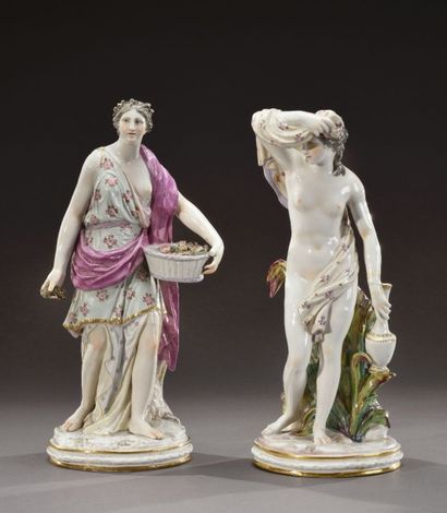 SAMSON, dans le goût de Saxe 
Paire de figures féminines en porcelaine polychrome...