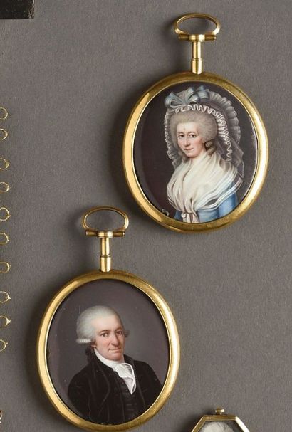 null Deux miniatures ovales en pendants représentant un portrait d'homme et de femme...