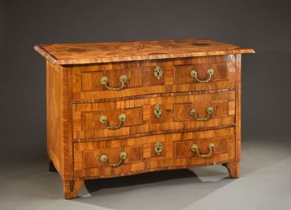 null Belle commode en placage de bois indigènes (noyer, olivier, cerisier...), le...