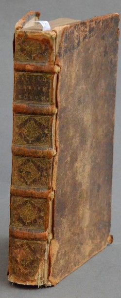 DANET (Pierre) DICTIONARIUM NOVUM LATINUM ET GALLICUM... PARIS, PRALARD, 1673.
Un...