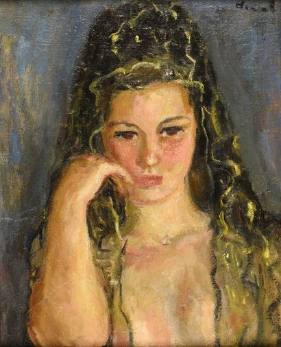 Pierre DEVAL (1897-1993) 
Jeune femme à mantille Huile sur toile montée sur carton,...