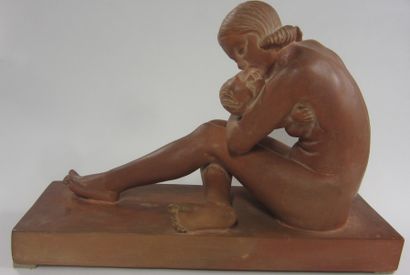 Claude MIRVAL (XIXe-XXe siècles) Maternité

Terre cuite, signée

H. 29 cm L. 42 cm...