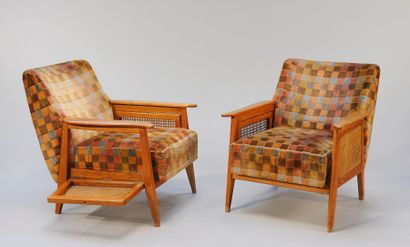 Francisque CHALEYSSIN (1872-1951) Paire de fauteuils à structure en chêne avec accoudoirs...