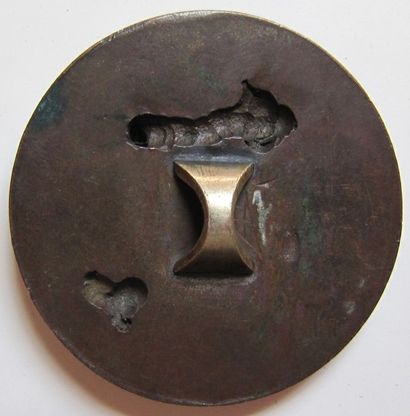 null Kagamibuta (netsuke), Japon milieu du XIXe siècle, exceptionnel travail de métal,...