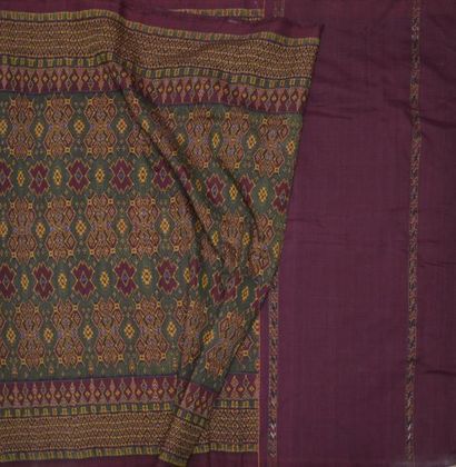 null Sari, Gujarat, Inde, vers 1880-1930, ikat soie, décor géométrique sur le champ...