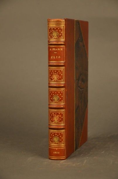 FRANCE (Anatole) CLIO. PARIS, CALMANN LÉVY, 1900. Un volume, in-8, demi-reliure à...