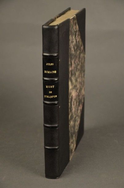 ROMAINS (Jules) MORT DE QUELQU'UN. PARIS, CRÈS, 1927. Un volume, in-4, demi-reliure...