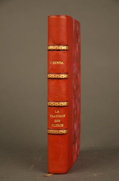 BENDA (Julien) LA TRAHISON DES CLERCS. PARIS, GRASSET, 1927. Un volume, in-12, demi-reliure...