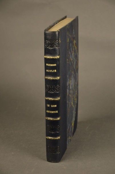 SOULIÉ (Frédéric) LE LION AMOUREUX. PARIS, LA TRADITION, 1937. Un volume, grand in-8...
