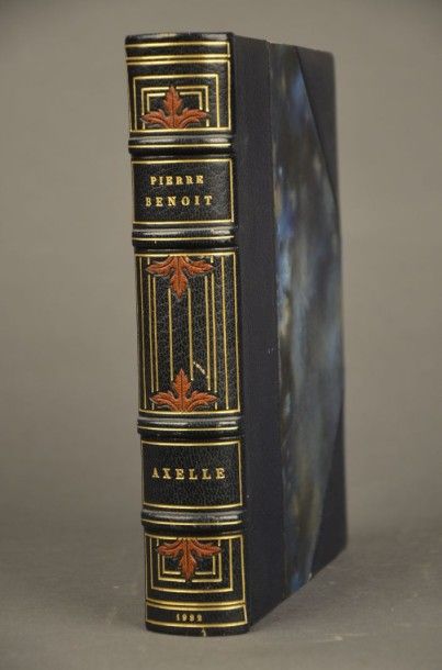 BENOIT (Pierre) AXELLE. PARIS, MORNAY, 1932. Un volume, in-8 carré, demi-reliure...