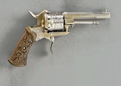 France Revolver type LEFAUCHEUX, calibre 7
Canon à pans, barillet plein décoré de...