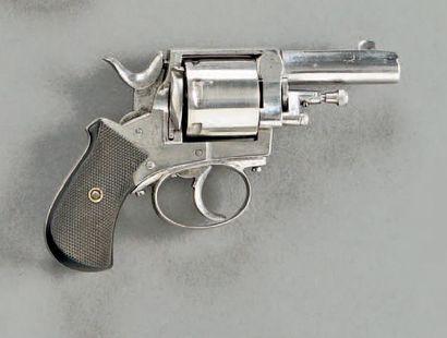 GRANDE-BRETAGNE Revolver british BULL-DOG, calibre 320
Monture acier nickelé avec...