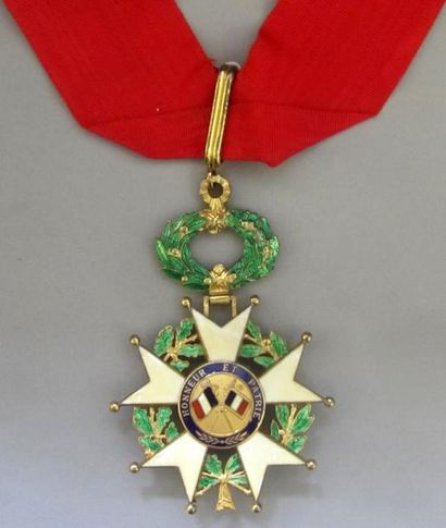 France Médaille de Commandeur de la Légion d'Honneur, IVe République
En bronze doré...