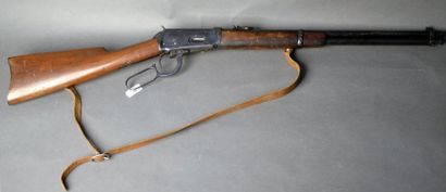 *****ÉTATS-UNIS WINCHESTER modèle 1894, calibre
Peau d'orange, re-bronzée
L. 94 cm
Numéro...
