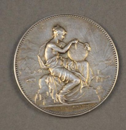 null Médaille de table en argent offerte au commandant Marchand
Allégorie d'une femme...
