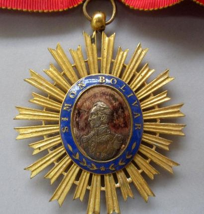 Venezuela Ordre du Libérateur
Commandeur en bronze doré et vermeil, cravate
D. 5...