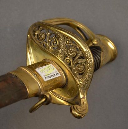 France Sabre modèle 1821
Monture bronze dorée une branche, poignée bis, lame marquée...