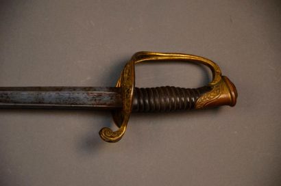 France Sabre d'officier d'infanterie modèle 1855
Monture bronze une branche, poignée...