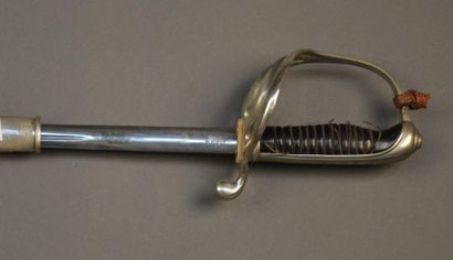 France Sabre modèle 1882
Monture multibranches, fusée bois avec filigrane distendu,...