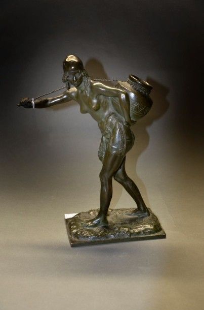 Alfred Jean FORETAY (1961-1944) Égyptienne porteuse d'eau
Sculpture
Épreuve en bronze...