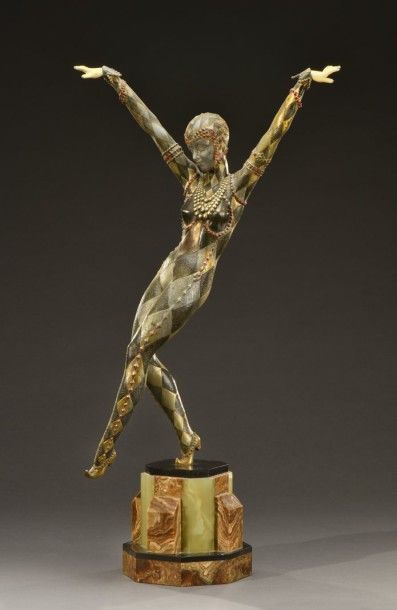 MOLJINE (XXe siècle) Danseuse des ballets russes
Sculpture
Épreuve en régule à patine...
