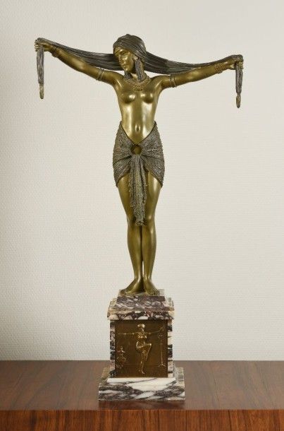 Demeter H. CHIPARUS (1886-1947) Danseuse à l'écharpe, grand modèle
Importante sculpture
Épreuve...