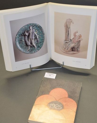 null DOCUMENTATION
2 volumes (catalogues d'exposition)
- L'art déco en Europe (Collectif)
-...