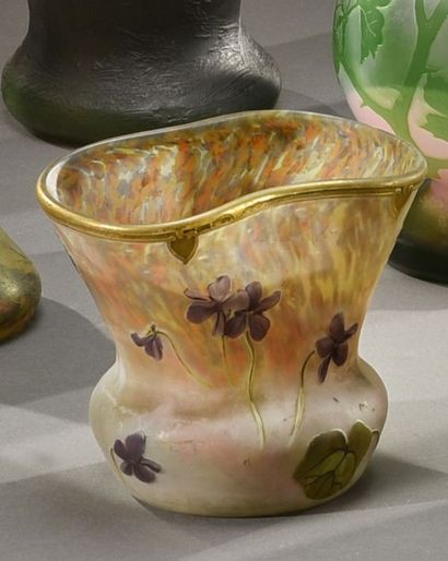 LEGRAS Violettes
Petit vase balustre à large ouverture évasée et mouvementée
Épreuve...