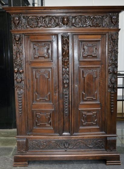 null Meuble de sacristie

Intérieur de portes peint