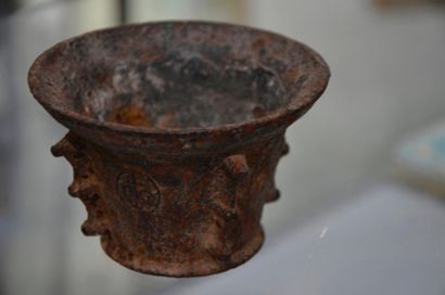 null Mortier en bronze

Fonte