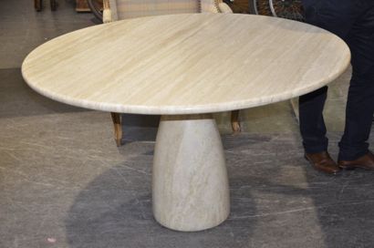 null Table ronde et son pied en marbre
Années 1970