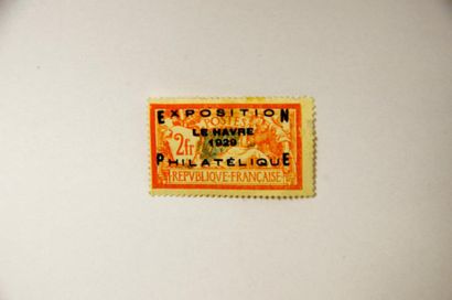 null Deux boîtes de timbres de France, principalement oblitérés 
Nous joignons un...