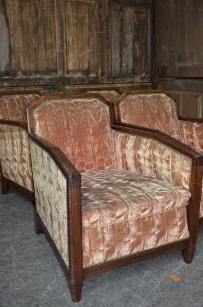 null Suite de quatre fauteuils en bois naturel
Art Déco
H. 83 cm L. 62 cm P. 75 ...